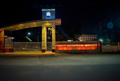 800px-bareilly-international-university-gate-01